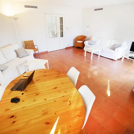 Διαμέρισμα Domes Seaside Piscine, Free Parking, Airport Tramway