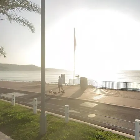 Apartmán Domes Seaside Piscine, Free Parking, Airport Tramway Nice