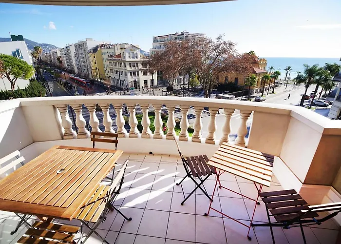 Domes Seaside Piscine, Free Parking, Airport Tramway Апартаменты Ницца