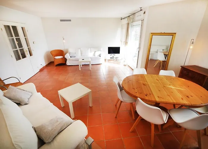 Domes Seaside Piscine, Free Parking, Airport Tramway