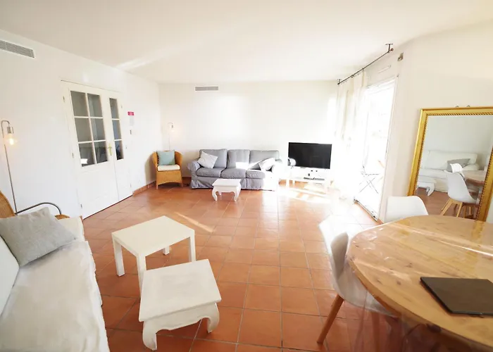 Domes Seaside Piscine, Free Parking, Airport Tramway