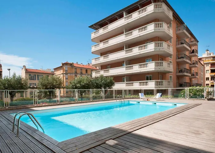 Апартаменты Domes Seaside Piscine, Free Parking, Airport Tramway *